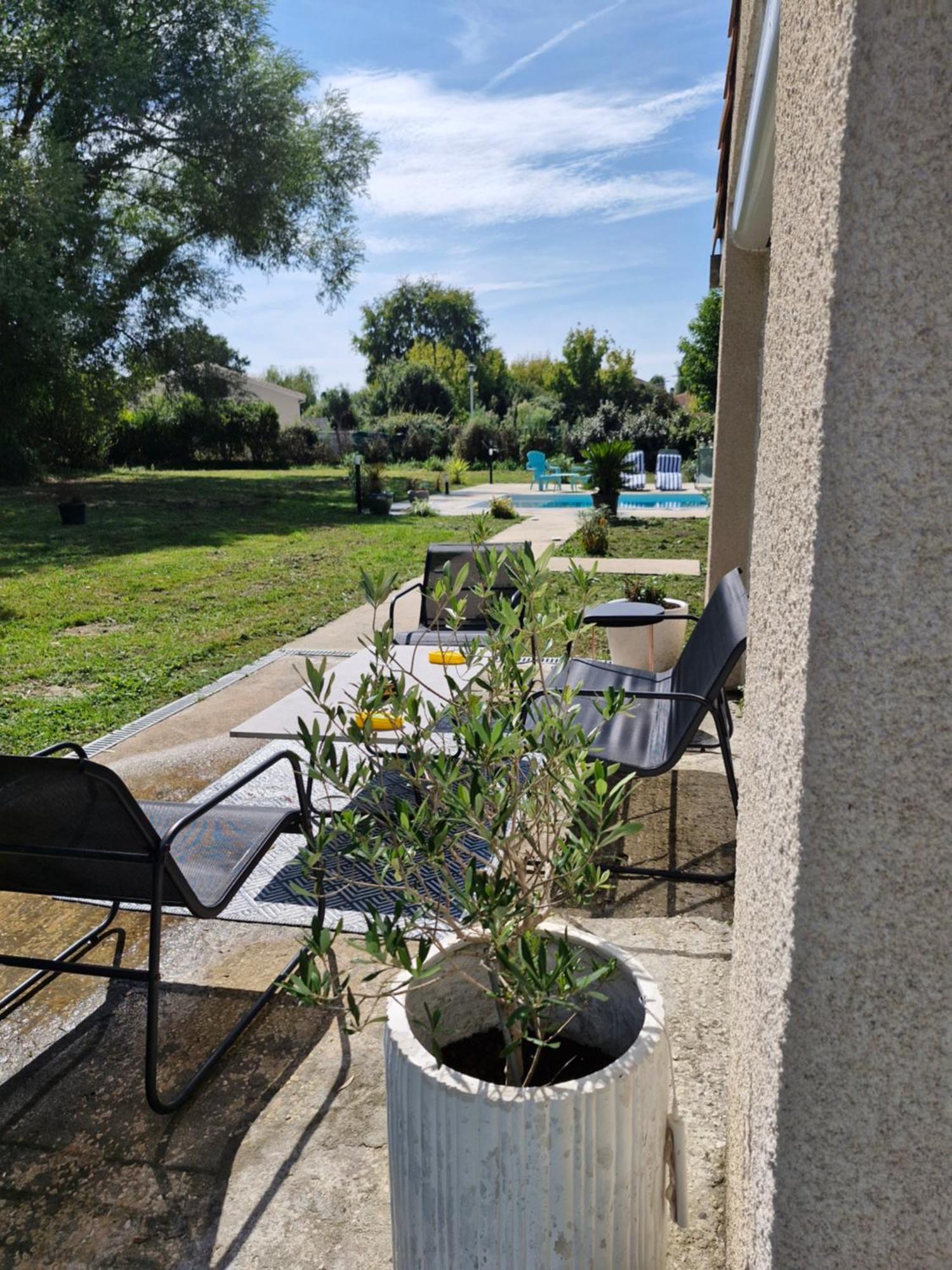 Demeure En Pierre Avec Piscine Privee Villa Etauliers Eksteriør bilde